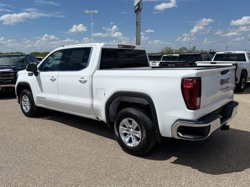 New 2026 GMC Sierra 1500 SLE image 6