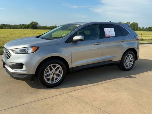 Used 2024 Ford Edge SEL image 4