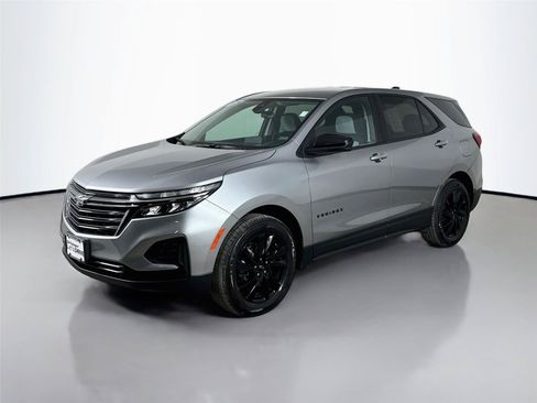 Used 2023 Chevrolet Equinox LS w/ LS Convenience Package AWD/4WD image 5