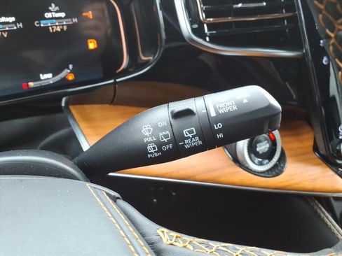 Used 2025 Jeep Grand Wagoneer Series III w/ HD Trailer Tow Package image 32