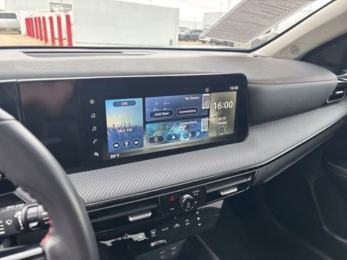 Used 2025 Nissan Kicks SR w/ Illumination Package FWD image 7