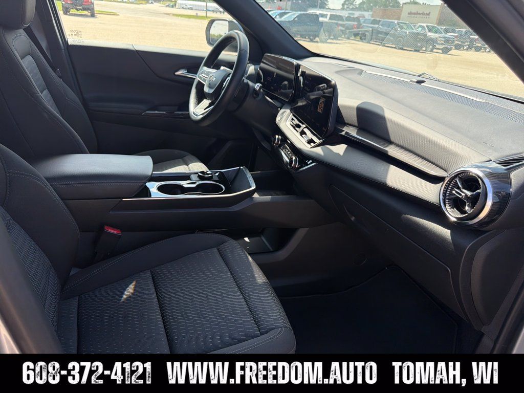 Used 2026 Chevrolet Equinox LT AWD/4WD image 33