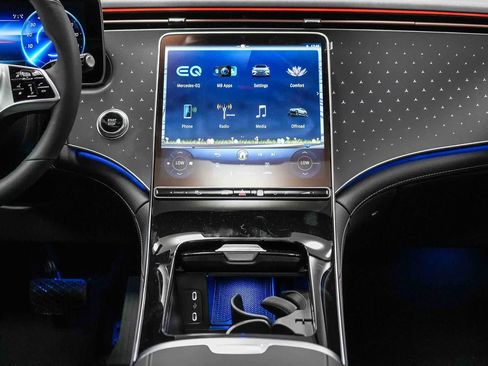New 2026 Mercedes-Benz EQE 320 4MATIC SUV image 13