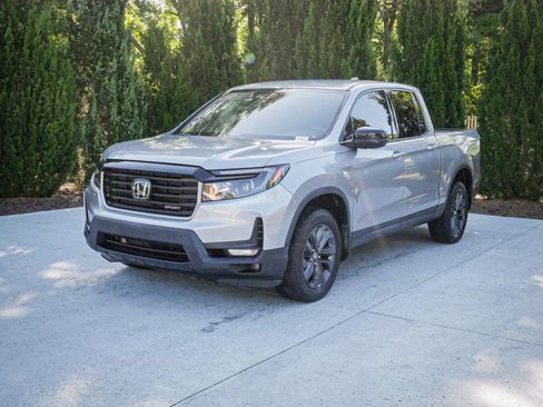 Certified 2023 Honda Ridgeline Sport image 5