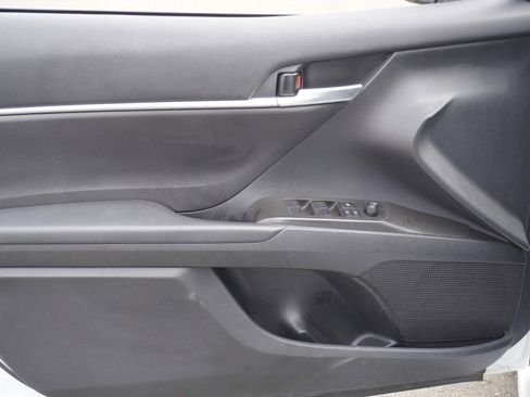 Used 2024 Toyota Camry SE image 16