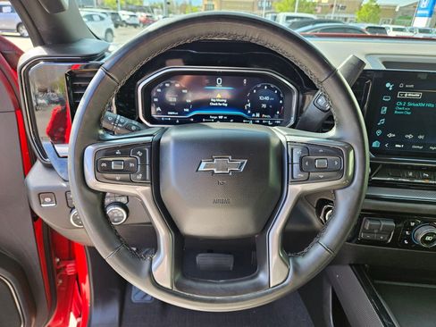 Used 2024 Chevrolet Silverado 2500 ZR2 w/ Technology Package AWD/4WD image 19