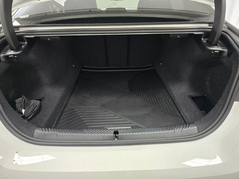 Used 2026 BMW 530i xDrive w/ Premium Package image 11