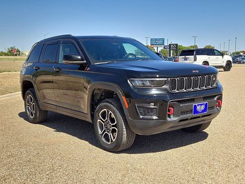 Used 2022 Jeep Grand Cherokee Trailhawk w/ ADV Protech Group II AWD/4WD image 7