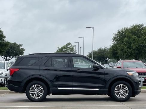 Used 2022 Ford Explorer XLT w/ Equipment Group 202A AWD/4WD image 3