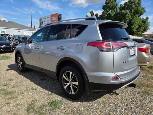Used 2016 Toyota RAV4 XLE FWD image 2
