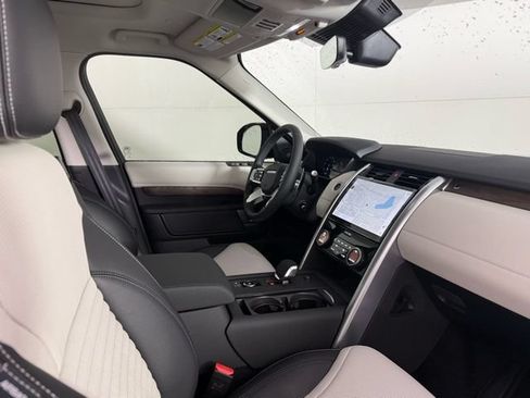 New 2026 Land Rover Discovery S AWD/4WD image 33