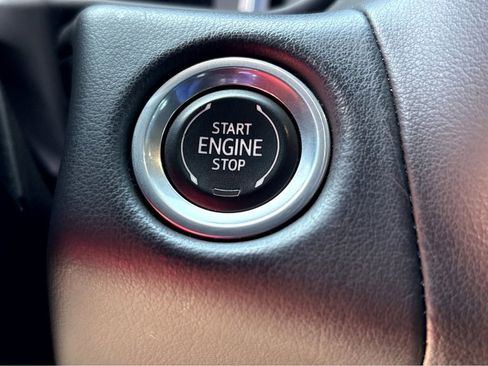 Used 2022 Chevrolet Suburban Premier AWD/4WD image 6