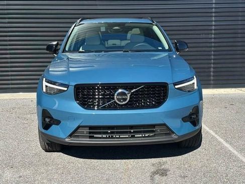New 2025 Volvo XC40 B5 Ultra w/ Protection Package AWD/4WD image 2