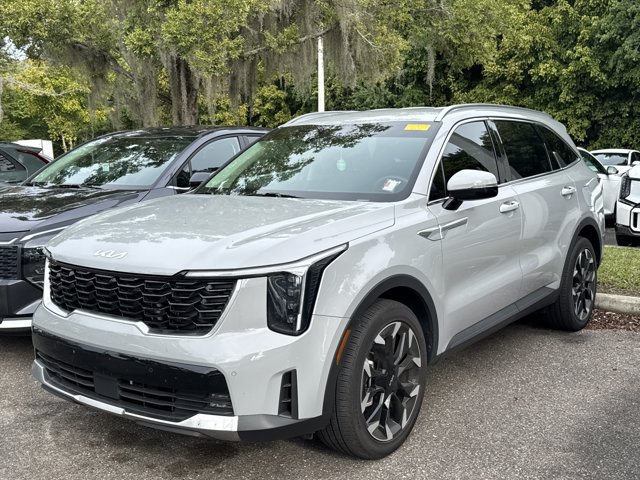 Used 2025 Kia Sorento EX FWD image 3