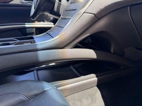 Used 2013 Lincoln MKZ FWD image 26