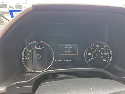 Used 2015 Ford F150 Lariat w/ Equipment Group 502A Luxury image 6