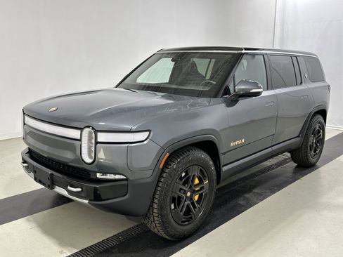 Used 2023 Rivian R1S Adventure AWD/4WD image 1