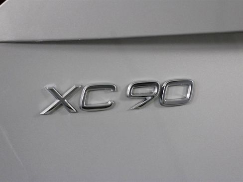 Certified 2023 Volvo XC90 T8 Ultimate w/ Protection Package Premier image 19