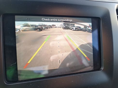 Used 2019 Jeep Cherokee Latitude w/ Popular Appearance Group image 26