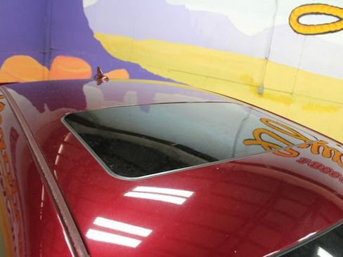 Used 2017 Dodge Challenger SXT Plus RWD image 5