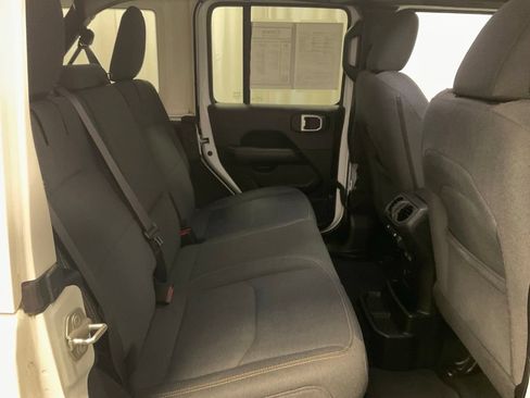 Used 2024 Jeep Wrangler Unlimited Sahara AWD/4WD image 27