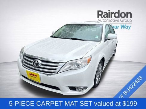 Used 2011 Toyota Avalon Limited image 3