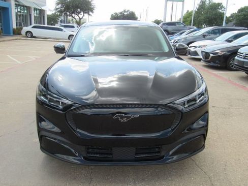 Used 2025 Ford Mustang Mach-E Select w/ Comfort Package Lite image 3