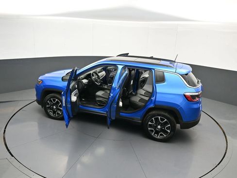 Used 2022 Jeep Compass Latitude w/ Sun and Sound Group AWD/4WD image 43