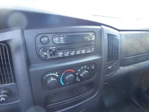 Used 2004 Dodge Ram 1500 Truck ST image 17