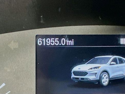 Used 2022 Ford Escape SE FWD image 14