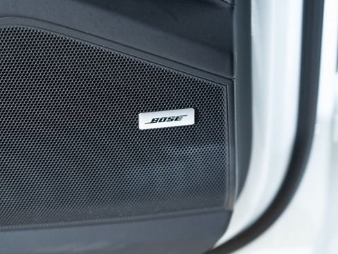 Certified 2026 Porsche Cayenne AWD/4WD image 18