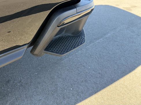 Certified 2024 Chevrolet Colorado W/T image 12