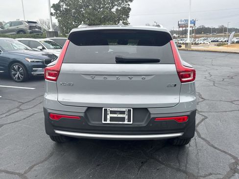 Certified 2024 Volvo XC40 B5 Plus w/ Protection Package Premier image 6