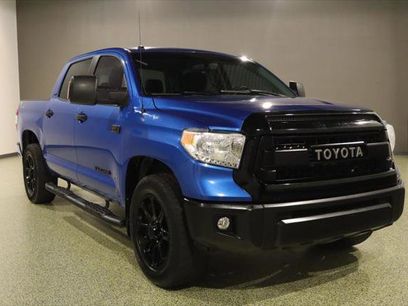 Used 2017 Toyota Tundra SR5 w/ SR5 Upgrade Package