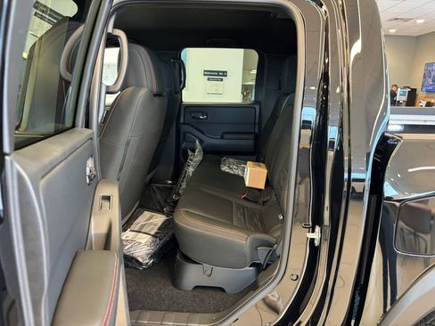 New 2025 Nissan Frontier PRO-4X w/ Pro Convenience Package image 25