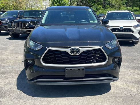 Used 2023 Toyota Highlander LE AWD/4WD image 12
