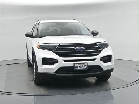 Used 2021 Ford Explorer XLT image 31