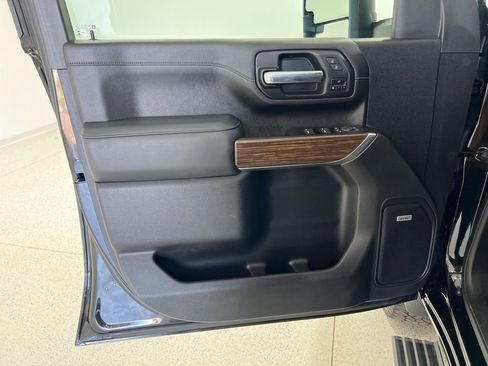 Used 2023 Chevrolet Silverado 2500 High Country w/ Technology Package AWD/4WD image 21