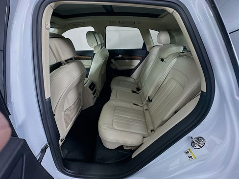 Used 2021 Audi Q5 e Premium w/ Convenience Package image 25