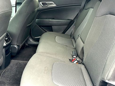 Used 2025 Kia Sportage LX FWD image 18