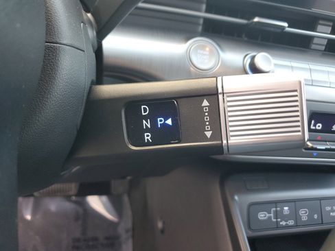 Used 2024 Hyundai Kona Limited image 26