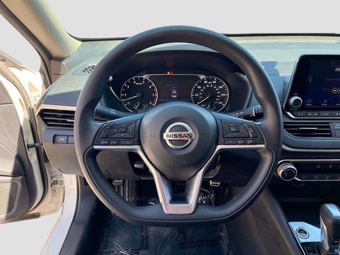 Used 2019 Nissan Altima 2.5 S FWD image 11