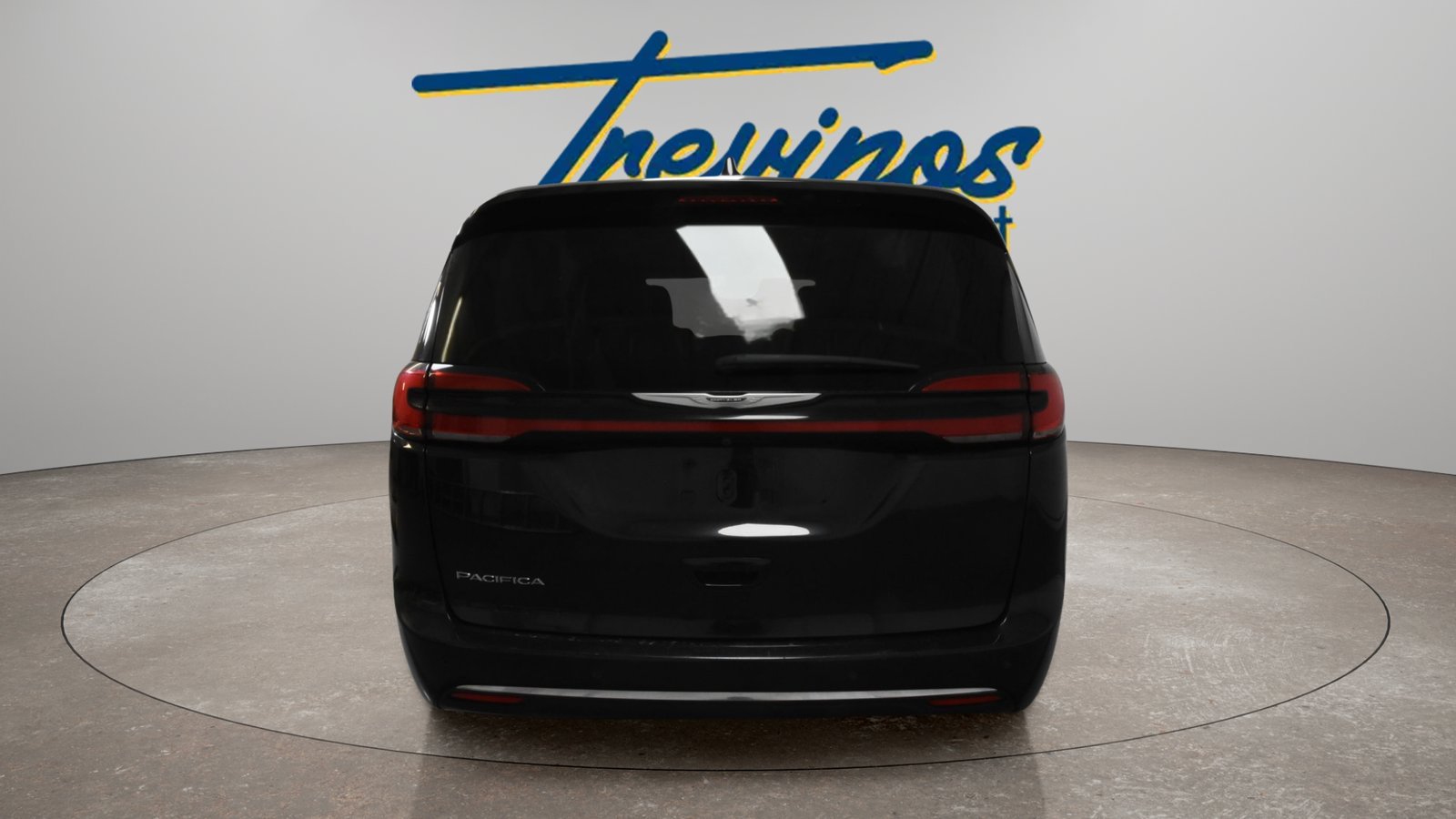 Used 2023 Chrysler Pacifica Touring-L FWD image 10