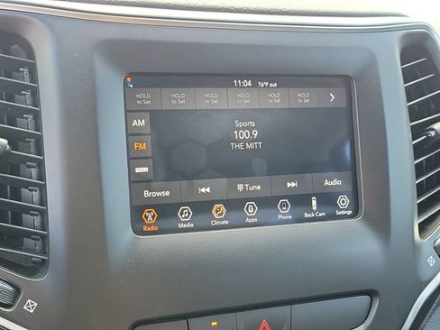 Used 2019 Jeep Cherokee Latitude Plus AWD/4WD image 15
