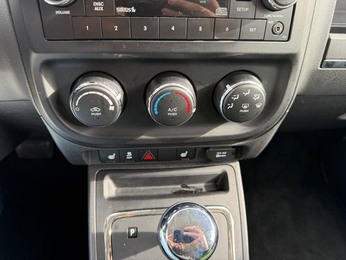 Used 2013 Jeep Compass Latitude w/ Sun/Sound Group image 13