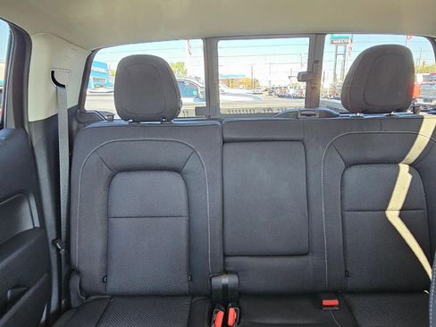 Used 2022 Chevrolet Colorado LT w/ LT Convenience Package image 11