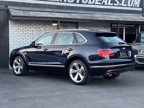 Used 2019 Bentley Bentayga AWD/4WD image 22