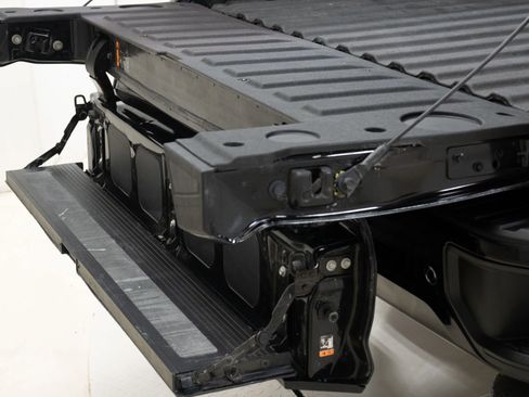 Used 2022 Chevrolet Silverado 2500 High Country w/ Technology Package image 58