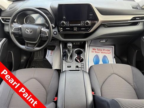 Used 2023 Toyota Highlander L image 11