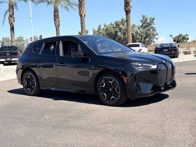 Certified 2024 BMW iX xDrive50 w/ Premium Package AWD/4WD image 4